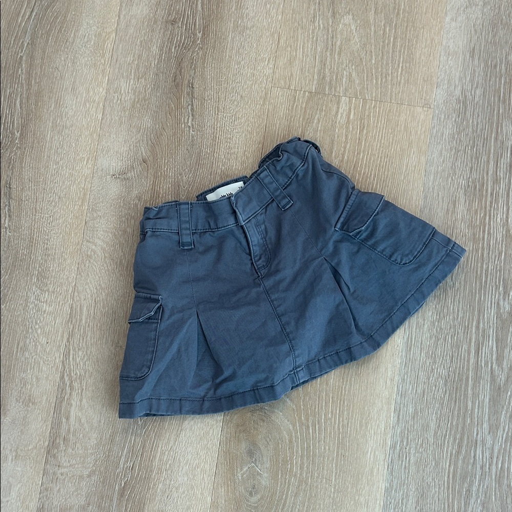 Abercrombie Kids Blue Gray Skort